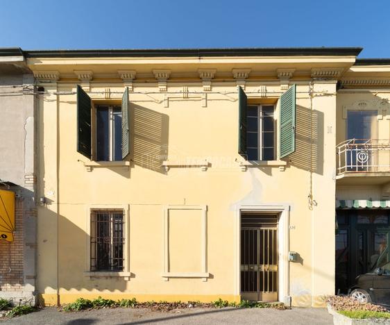 PORZIONE DI CASA INDIPENDENTE CON GIARDINO