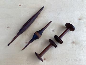 Fusi e rocchetti per antica filatura (4 pezzi)