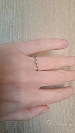 Anello donna oro bianco 18 kt con diamantino