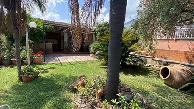 Villa di 466 m² con più di 5 locali e box auto dop