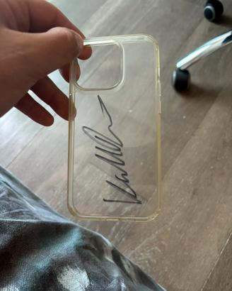 Cover iphone firmata da kalle rovamperä