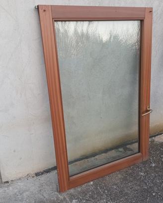 Finestra in legno