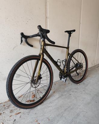 Bici gravel cube nuroad pro