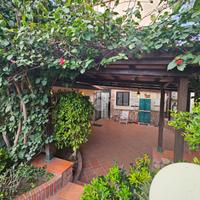 CASA SEMINDIPENDENTE A TORRE ANNUNZIATA