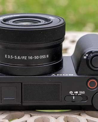 Sony ZV-E10 II camera e obiettivo 16-50 mm
