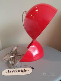 Lampada Dalù di Artemide - designer Magistretti