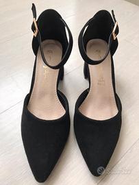 Scarpe nere con cinghietta