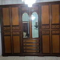 Grande armadio quattro stagioni con specchi