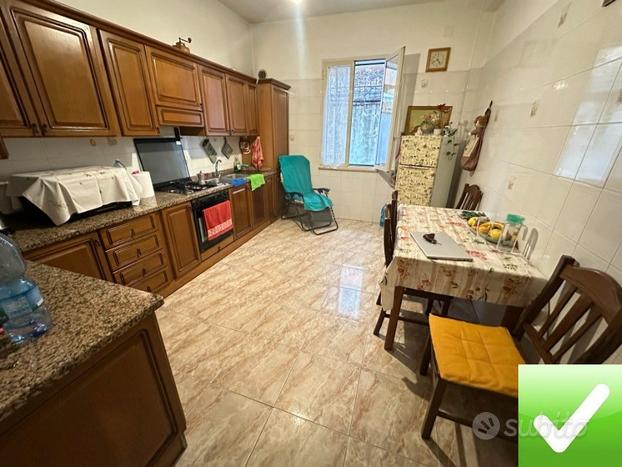 Appartamento 90 Mq + Cortile 15 Mq Viale Calabria