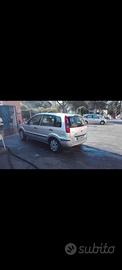 Ford fusion 1.4 benzina Euro4 marciante ma fa fumo