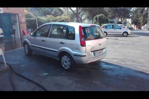 Ford fusion 1.4 benzina Euro4 marciante ma fa fumo