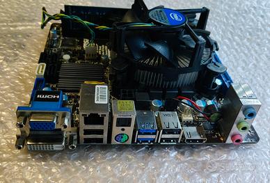 Combo scheda madre + processore