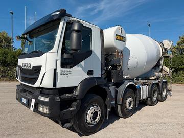 IVECO TRAKKER 500 con betoniera CIFA