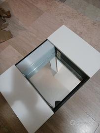 mobiletto con specchio e luce