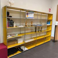 USM Haller originale – libreria modulare gialla
