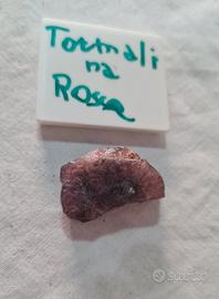 minerale grezzo tormalina rossa da colleziine