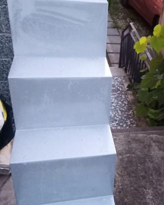 Scala metallica a gradini