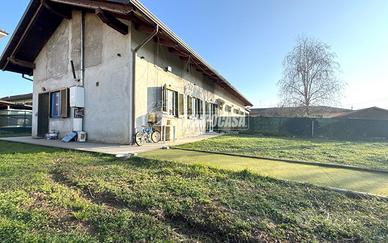 Villa a Schiera a San Giorgio Canavese 6 locali