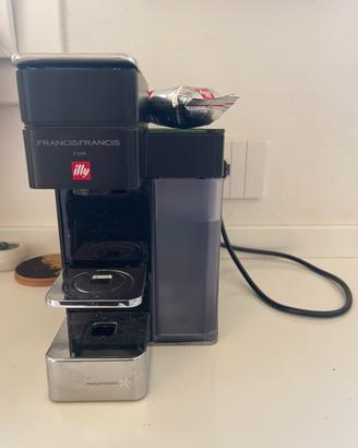 Macchina caffè Illy