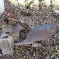 aratro  a 1 vomere  per cessata attività .