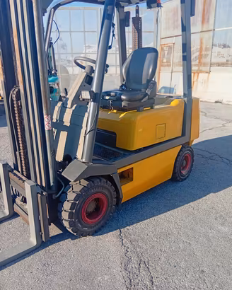 carrello elevatore diesel Om XD 20. 