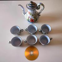 Servizio da the in ceramica di Faenza dipinto a ma