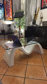 Tavolo con base in vetro
