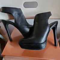 Stiletto con plateau nero BCBGeneration