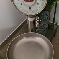 bilancia Berkel con pulsanti per la tara