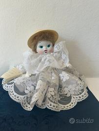 Bambolina in ceramica