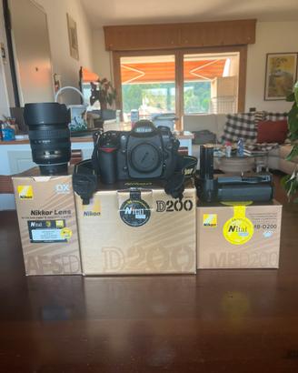 Nikon D200+MB D200+18-70