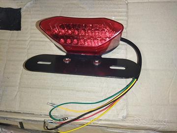 FANALE POSTERIORE MOTO... UNIVERSALE 