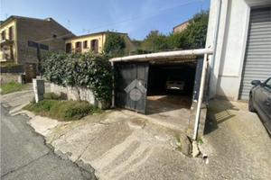 3 LOCALI A MONTEFIASCONE