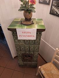 Stufa a legna in maiolica