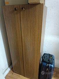 Mobile in legno a due ante
