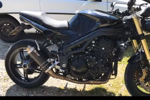 TRIUMPH SPEED TRIPLE 1050