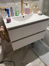 Mobile bagno con specchio e lampada