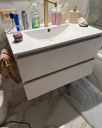 Mobile bagno con specchio e lampada