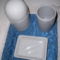Set accessori in ceramica per bagno