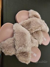 ciabatte con pelliccia sintetica 