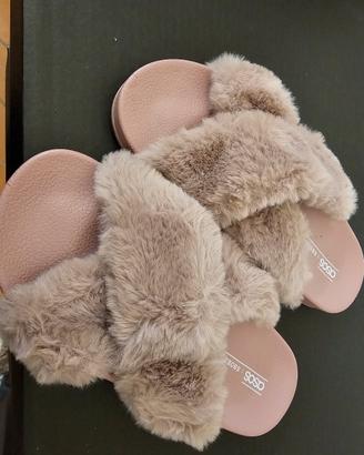 ciabatte con pelliccia sintetica 