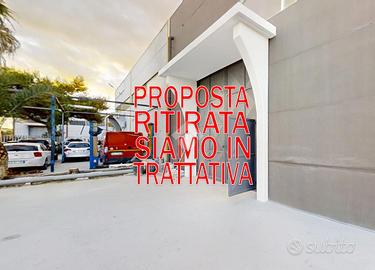 CAPANNONE A BRINDISI