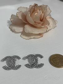 Orecchini modello Chanel