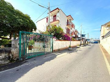 4 LOCALI A BACOLI