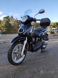 Aprilia Scarabeo 200 - 2012