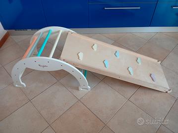 Palestrina bimbi con scivolo e parete arrampicata 