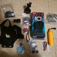 Gopro hero 10 con diversi accessori