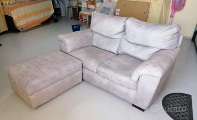 Divano Poltrone Sofà con Pouf contenitore