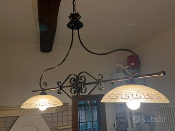 Lampadario in ferro battuto