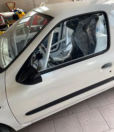 Scocca piu motore Renault clio con rollbar omp